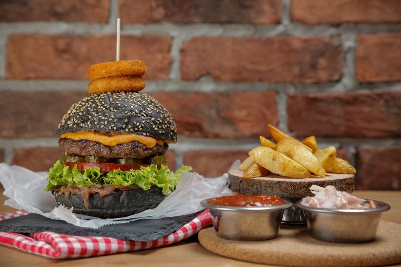 İSTANBULLU BELTUR BURGER’İ ÇOK SEVDİ