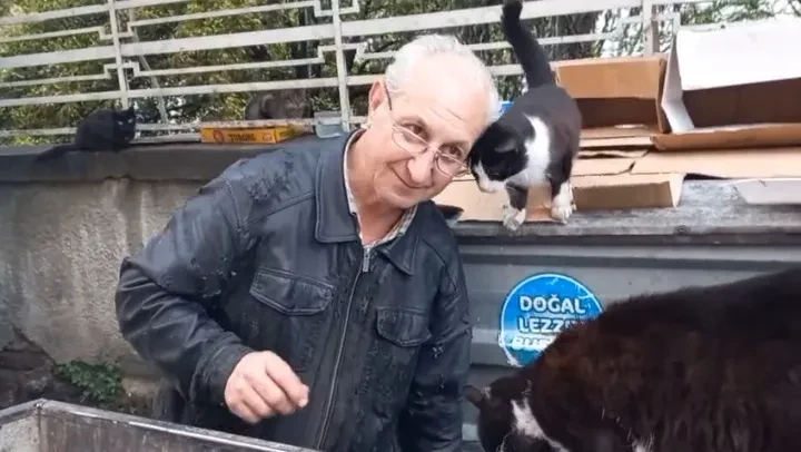 Kalbi Kırılsa da Vicdanının Sesini Dinliyor